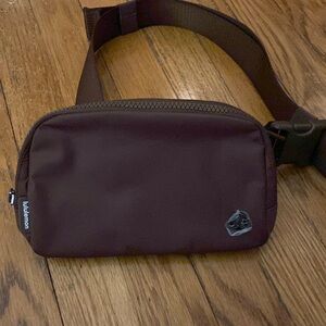 Java Lululemon belt bag